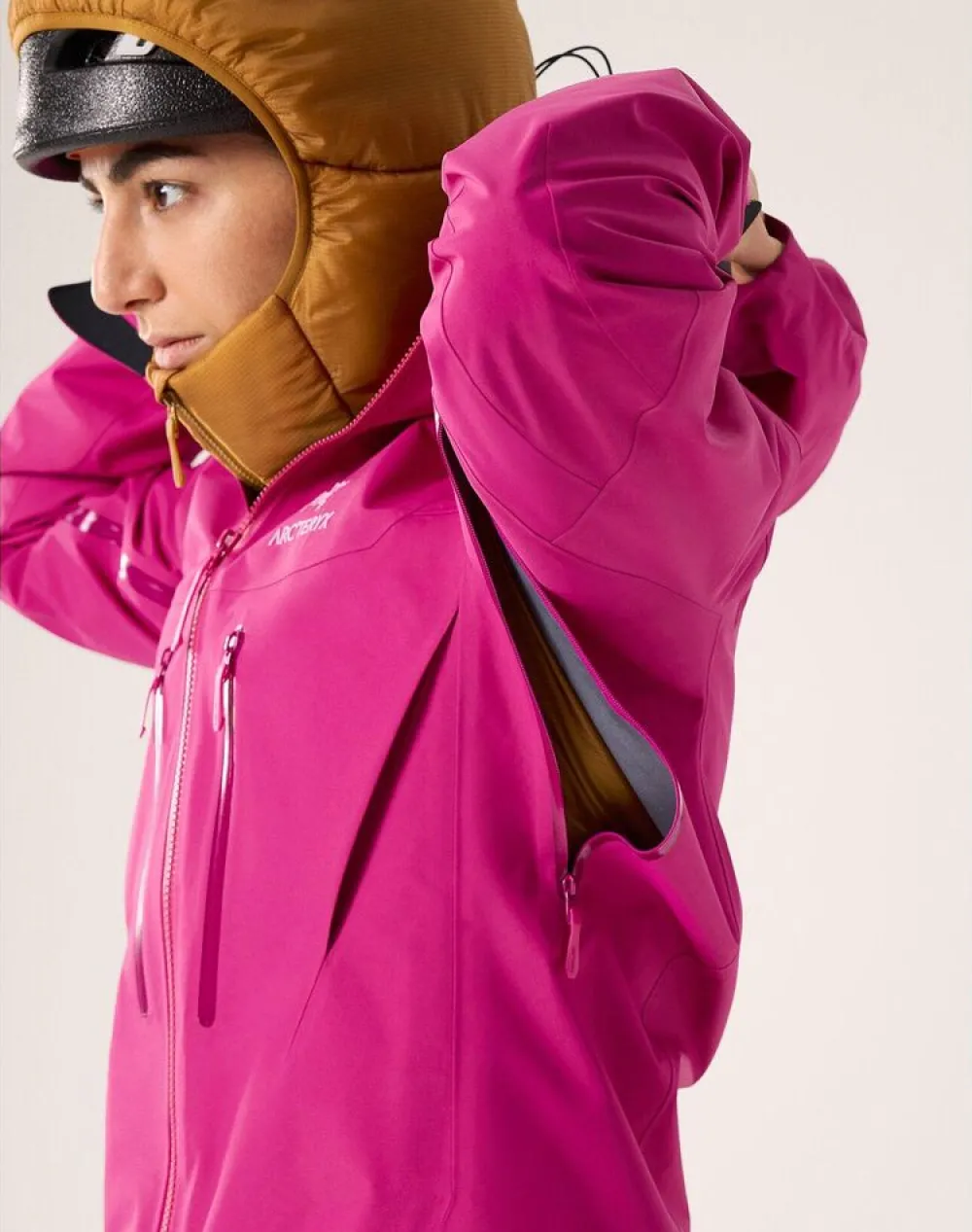 DAMES Arcteryx Alpha SV jacket W