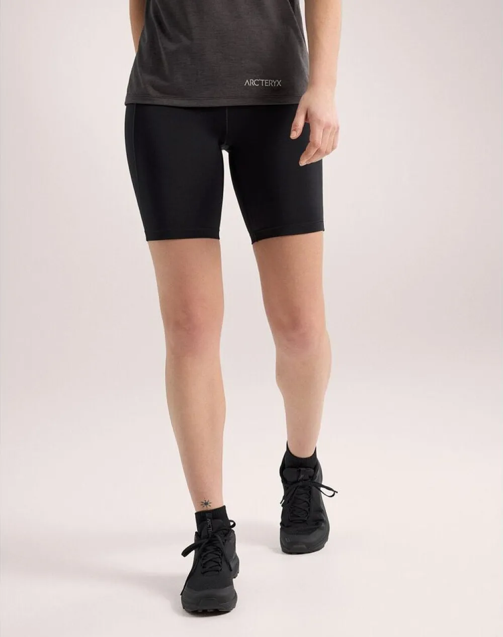 DAMES Arcteryx Essent HR short 8
